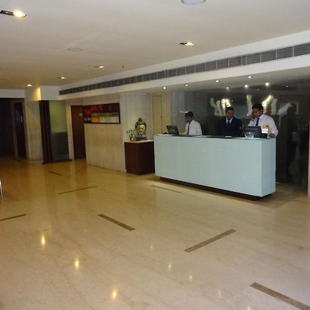 Minerva Grand Banjara Hotel Hyderabad Exterior foto