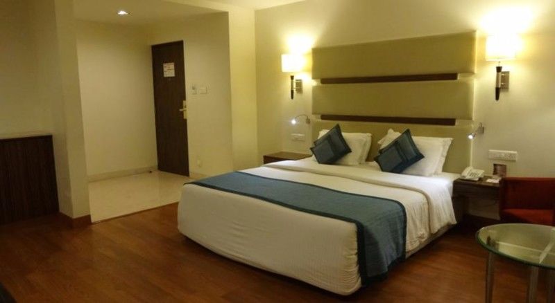 Minerva Grand Banjara Hotel Hyderabad Exterior foto
